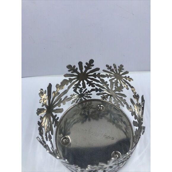 Slatkin Bath & Body Works 4 oz  Metal Sleeve Candle Holder Christmas  Snowflakes - Picture 6 of 8